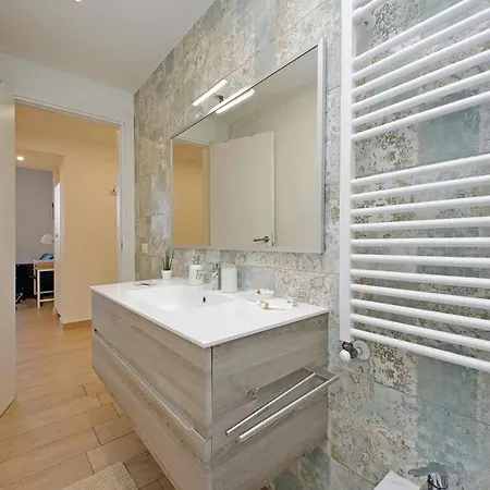 Appartement A 10 Min Dal Colosseo Dimora Intima E Silenziosa Rome